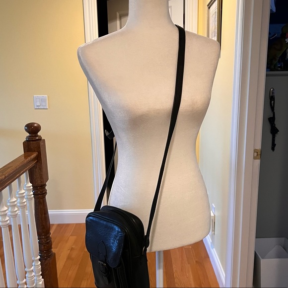 Ellington Bags Ellington Black Leather Messenger Crossbody Bag